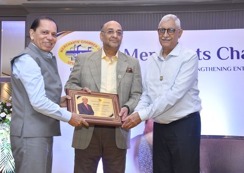 A plaque honouring Shri Abhishek Singhania is presented at the installation ceremony (5)