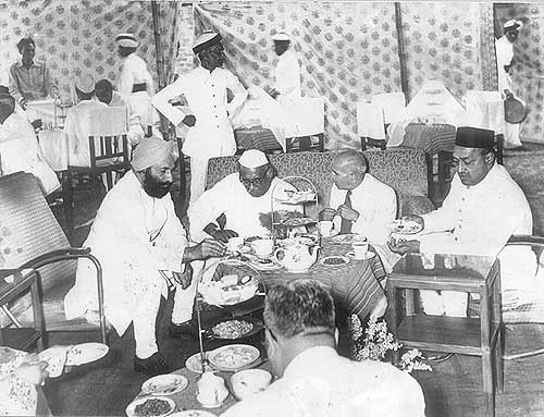 Chief Minister Dr. Sampurnanand at the Chamber banquet, 1955